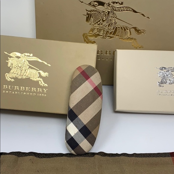 Burberry eyeglass case - Picture 6 of 6